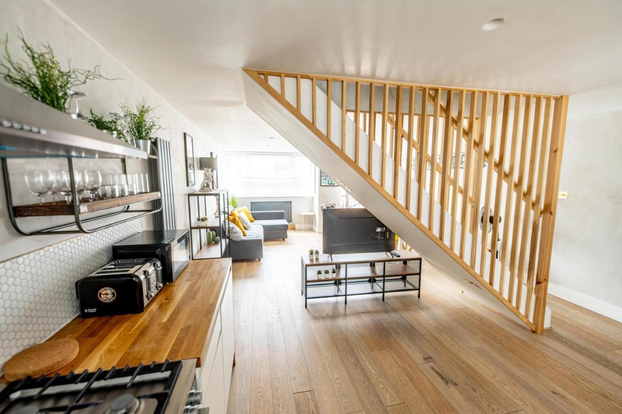 Entire Apartment In The Heart Of Brighton Lanes Exterior photo